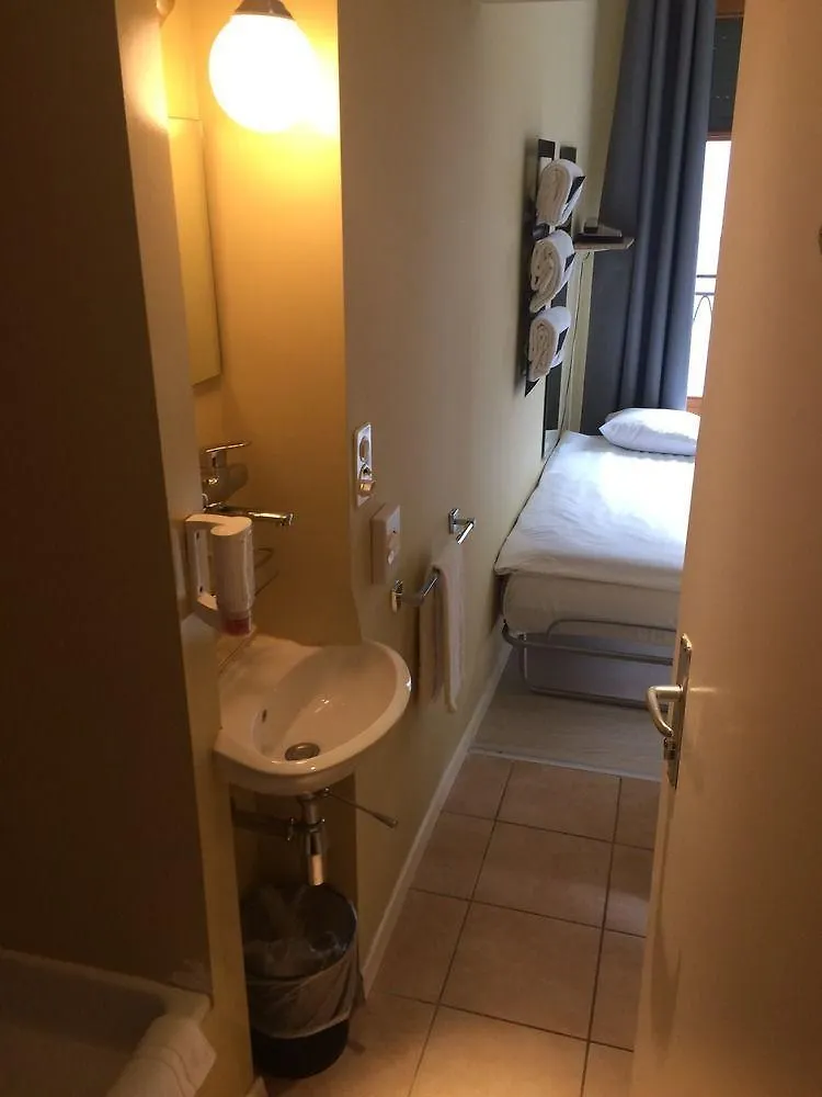**  Hotel Central Genewa Szwajcaria